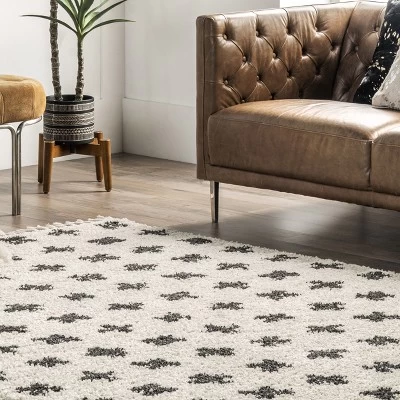 NuLOOM Fatima Cross Cozy Shag Tassel Area Rug 10 NuLOOM Fatima Cross Cozy Shag Tassel Area Rug - Image 8