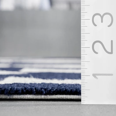 NuLOOM Hand Hooked Vivienne Indoor/ Outdoor Patio Area Rug 3 NuLOOM Hand Hooked Vivienne Indoor/ Outdoor Patio Area Rug - Image 2